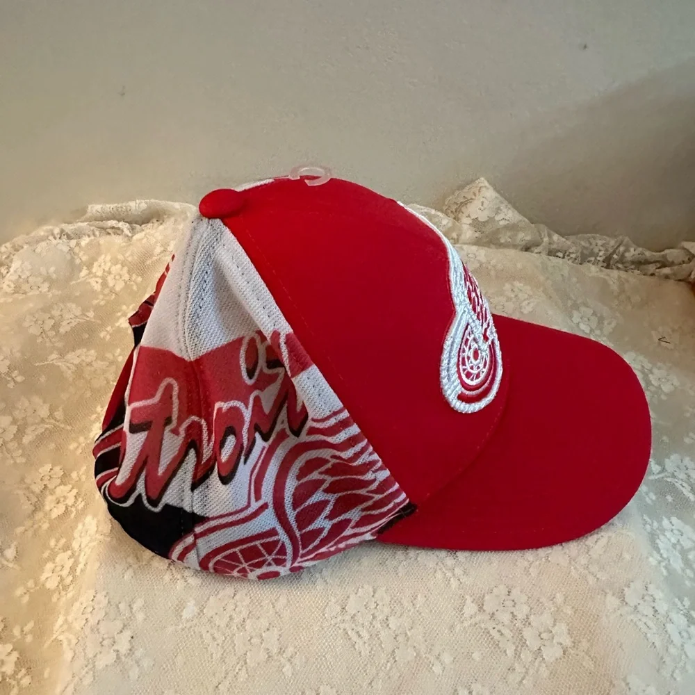 Reebok detroit red